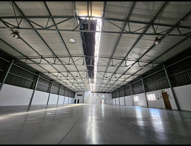 1,145M² WAREHOUSE TO LET IN HALFWAY HOUSE
